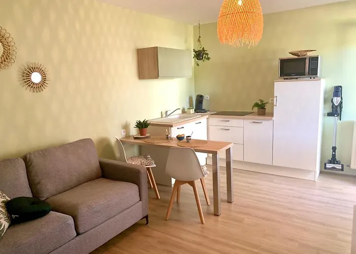 Gite Dans Une Ambiance Vegetale Avec Spa Privatif